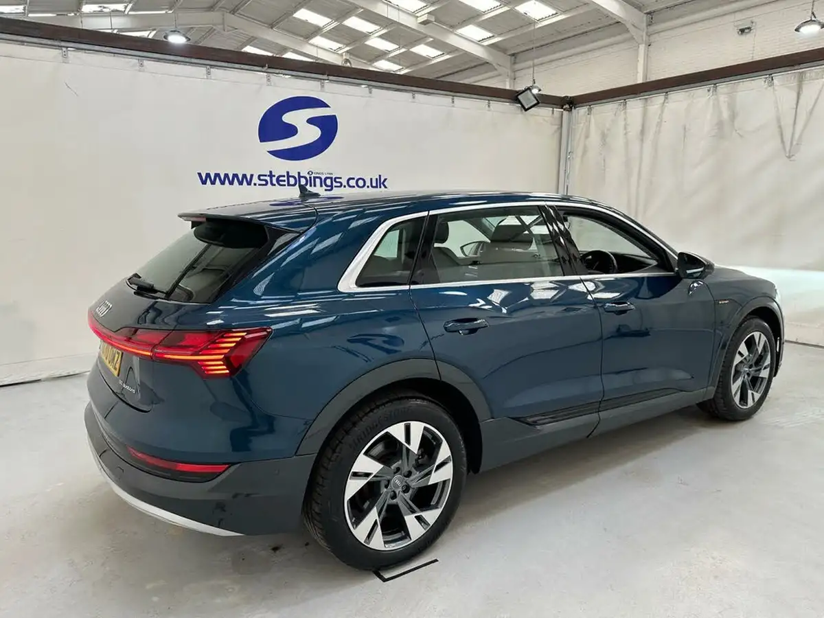 2020-audi-e-tron-50e-sport-big-7