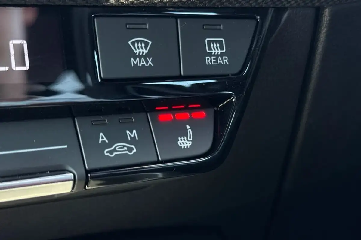 2025-audi-a3-20-35-tdi-black-edition-saloon-4d-big-45