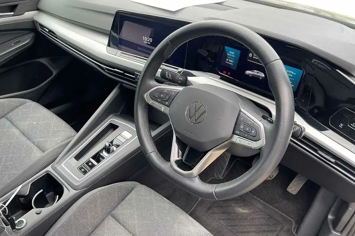2023-volkswagen-golf-10-etsi-life-estate-big-5