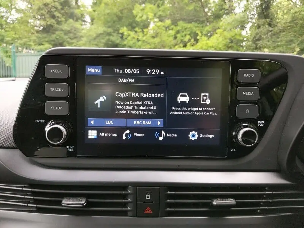 2024-hyundai-i20-10-t-gdi-advance-big-9