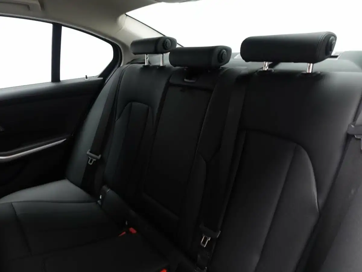 2019-bmw-3-series-big-16