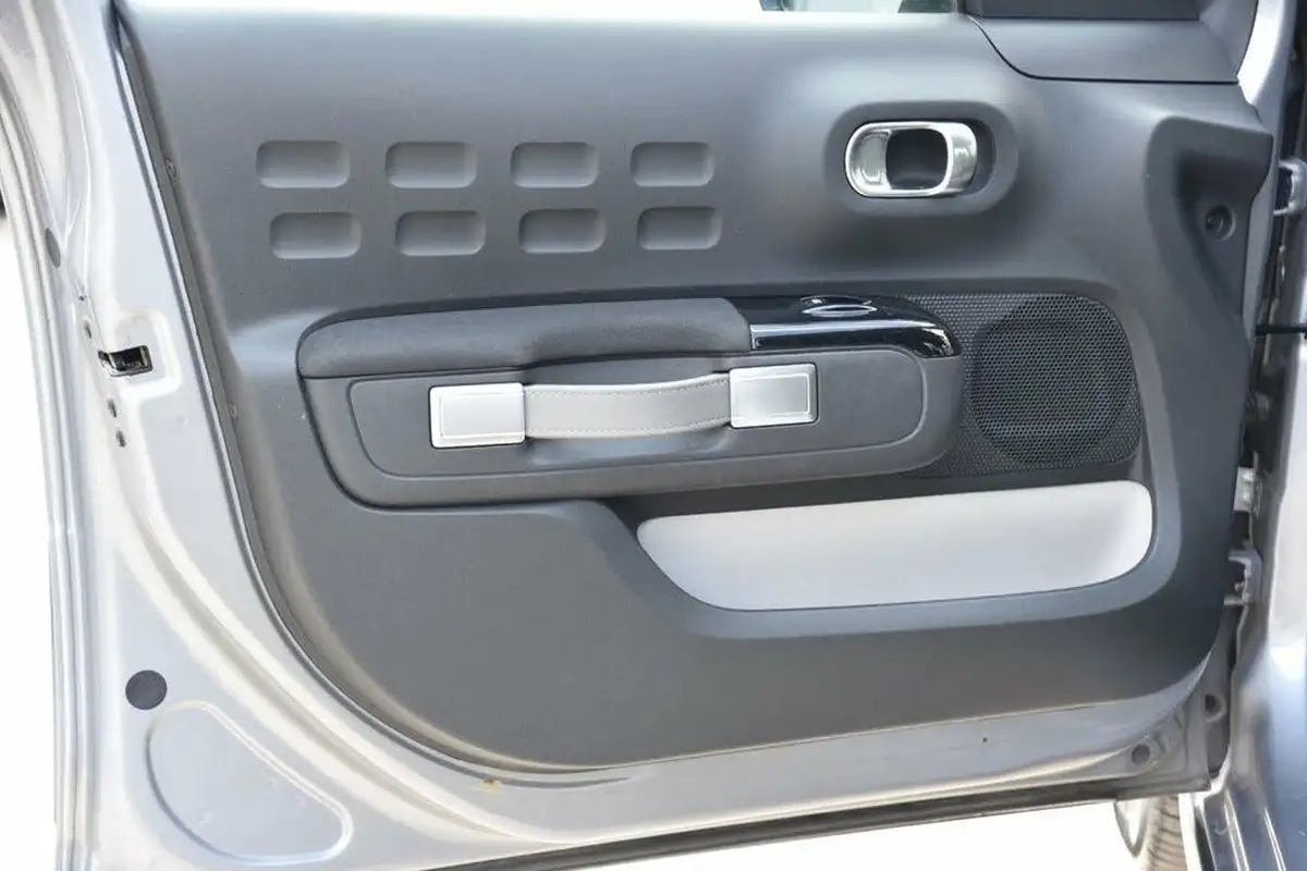 2021-citroen-c3-12-puretech-flair-83ps-big-43