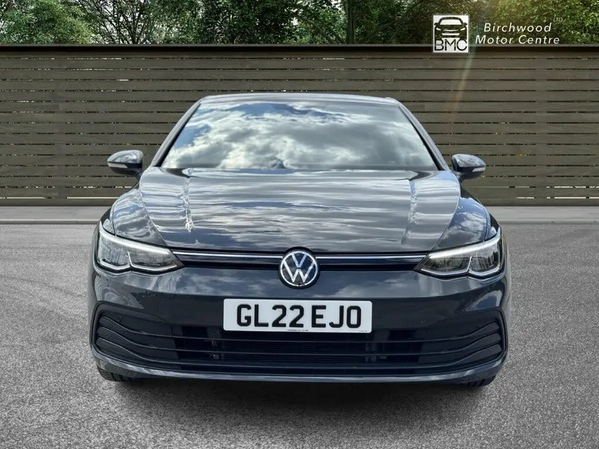 2022-volkswagen-golf-10-etsi-life-hatchback-big-4