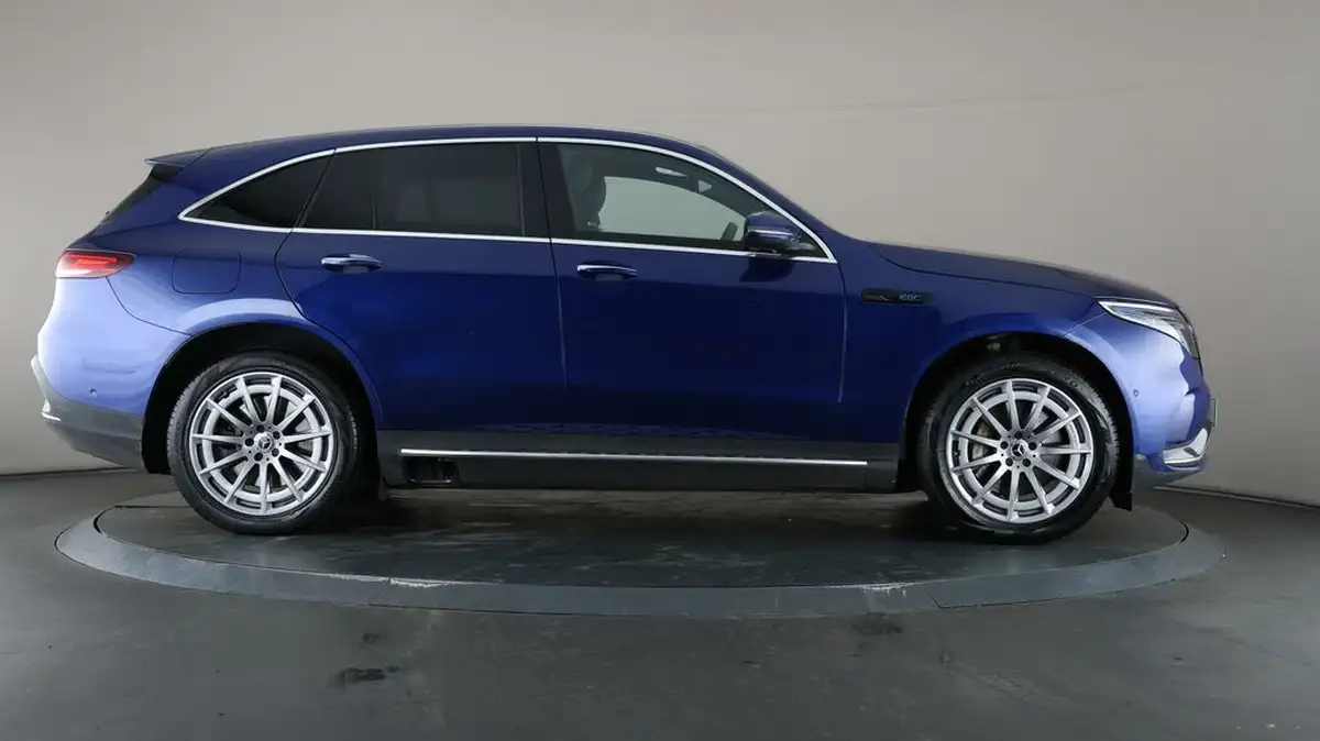 2021-mercedes-benz-eqc-e-eqc-400-amg-line-big-53