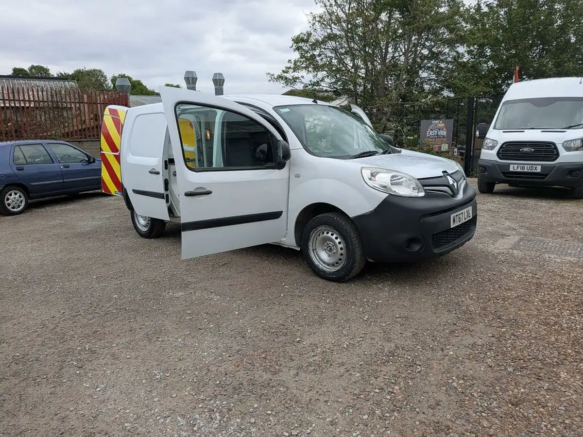 2017-renault-kangoo-maxi-15td-ll21-energy-dci-110-maxi-business-eu6-panel-1461cc-big-0