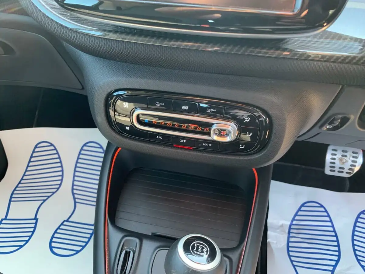 2021-smart-fortwo-eq-brabus-line-coupe-big-16