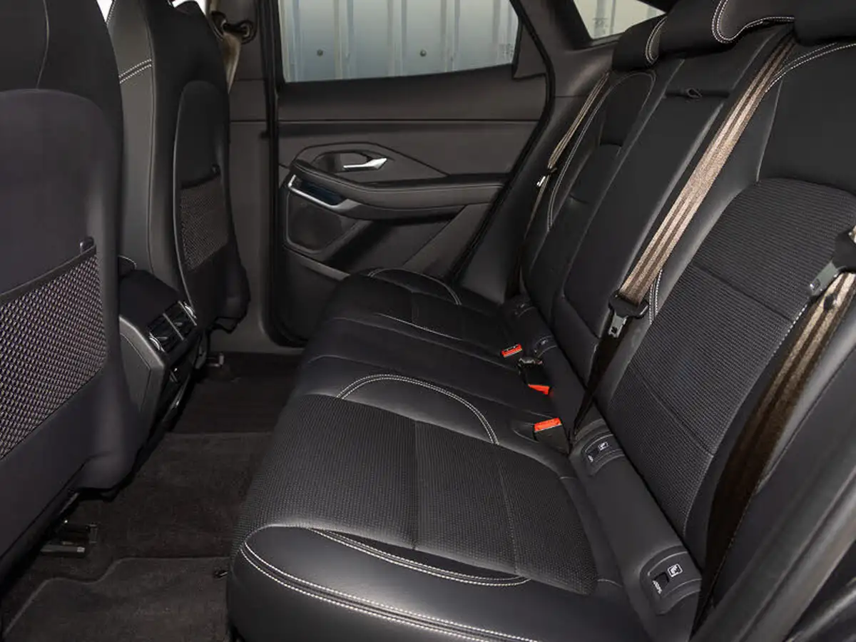 2021-jaguar-e-pace-15-p300e-r-dynamic-se-big-5