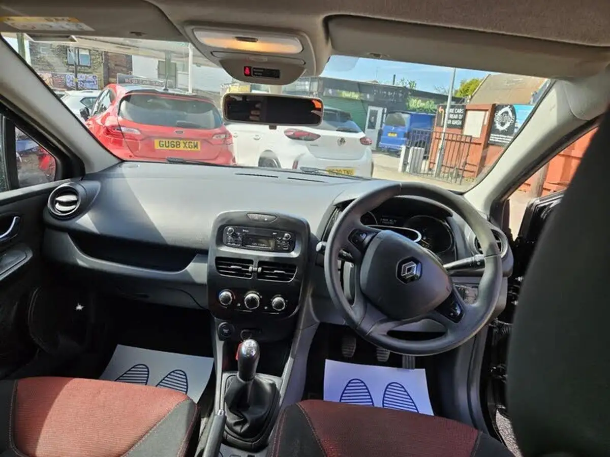 2013-renault-clio-12-expression-big-18