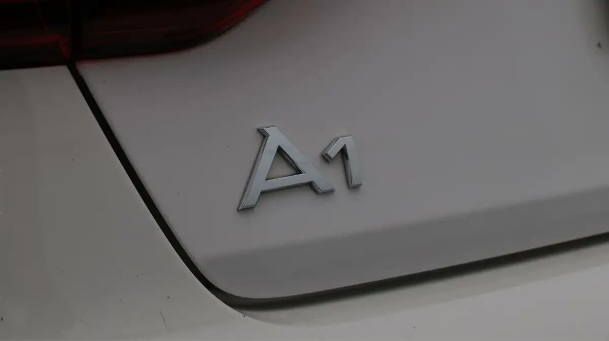 2021-audi-a1-10-25-tfsi-s-line-big-22