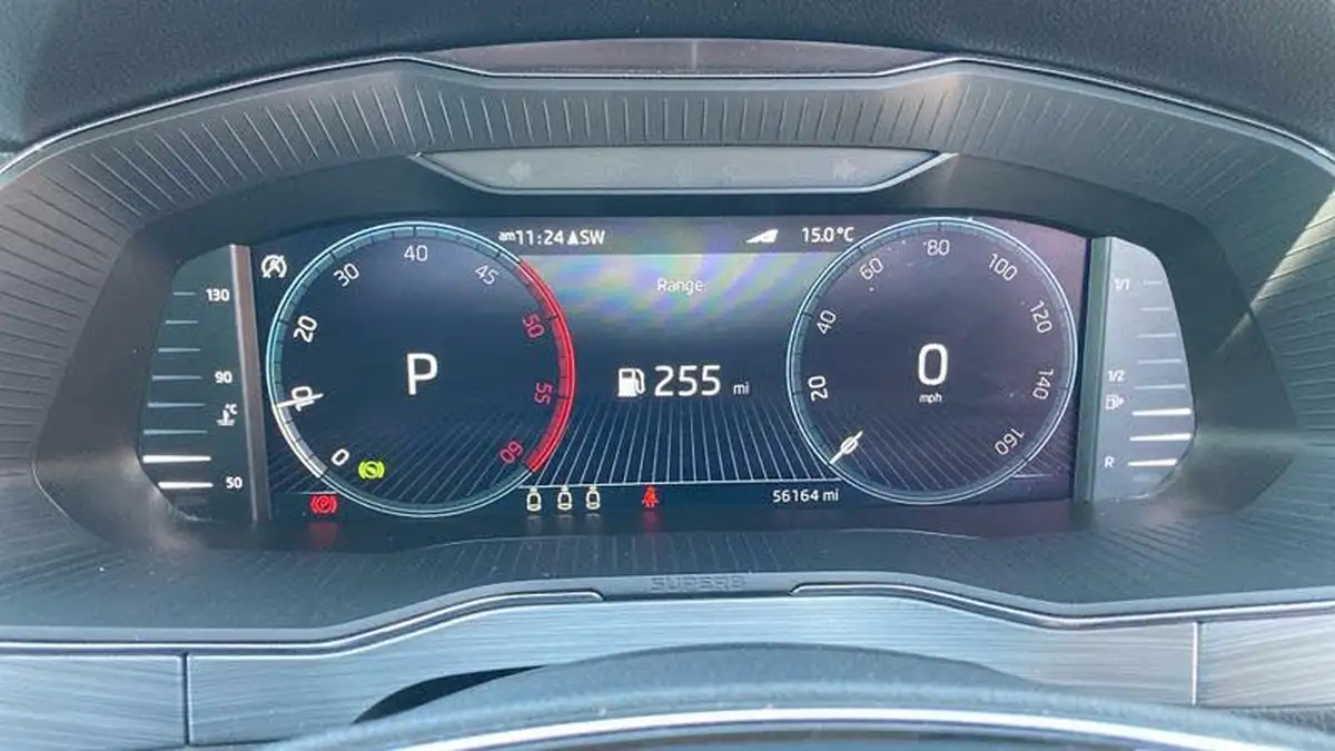 2022-skoda-superb-20tdi-se-technology-hatchback-dsg-big-21
