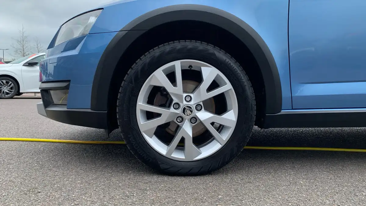 2017-skoda-octavia-20tdi-scout-150ps-big-13