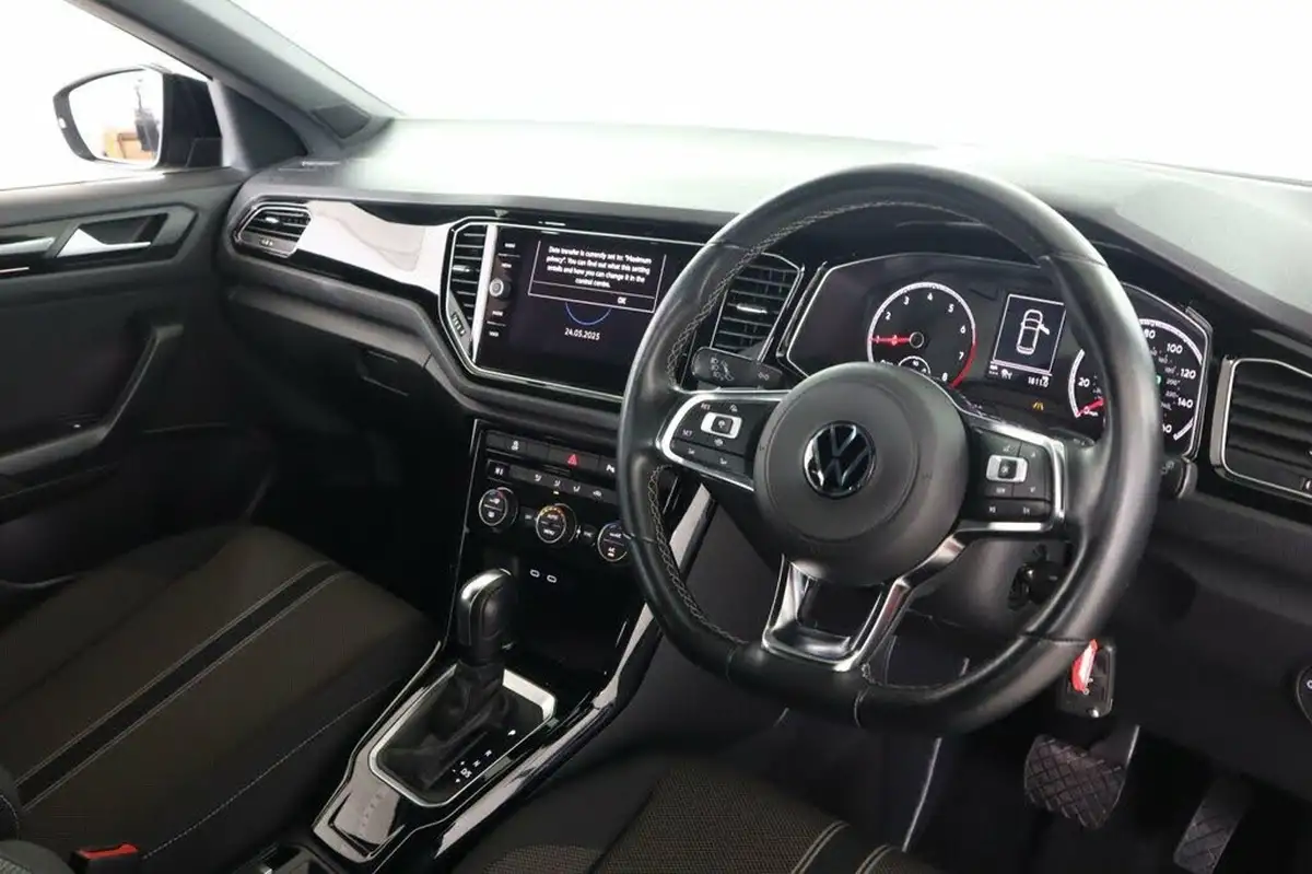 2020-volkswagen-t-roc-15-tsi-black-edition-dsg-big-11