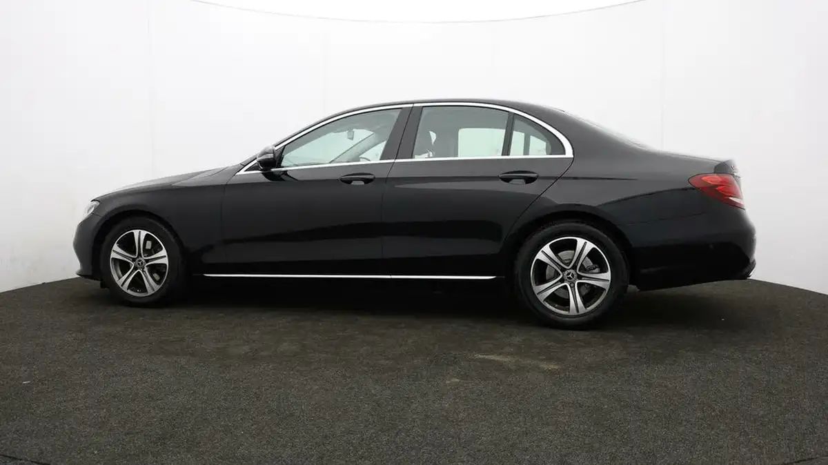 2019-mercedes-benz-e-class-20d-e220d-se-ss-saloon-4d-big-71