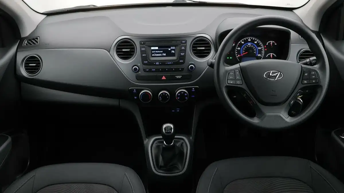 2017-hyundai-i10-12-se-big-13