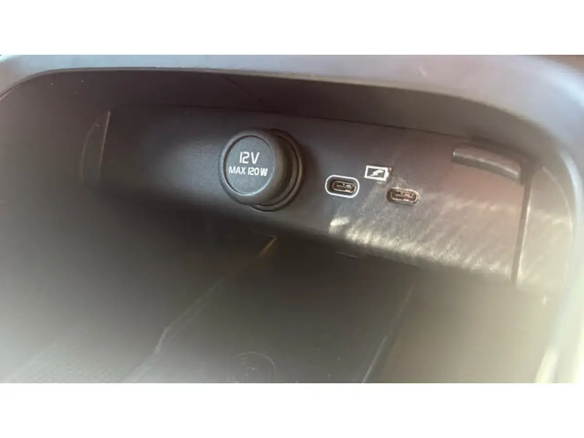 2022-volvo-xc40-e-recharge-plus-228bhp-big-40