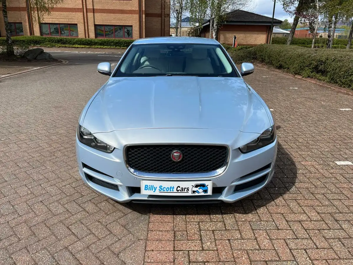 2016-jaguar-xe-20d-prestige-163ps-big-16