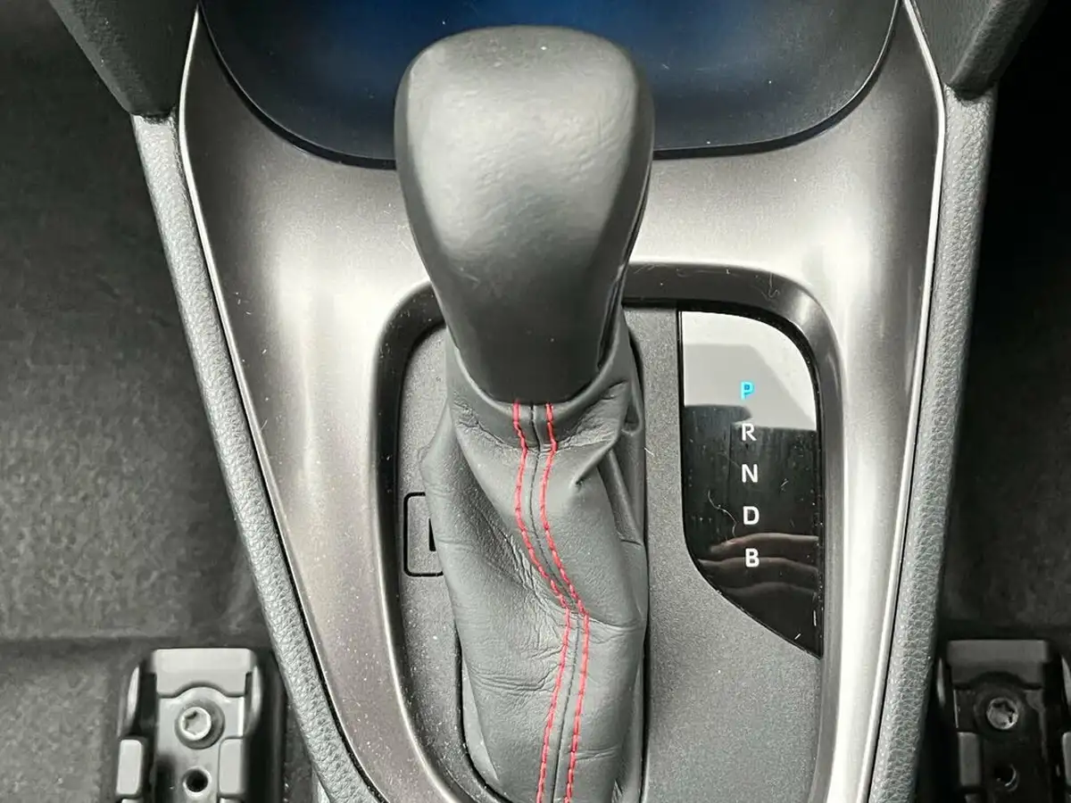 2023-toyota-yaris-cross-15-vvt-i-gr-sport-big-46