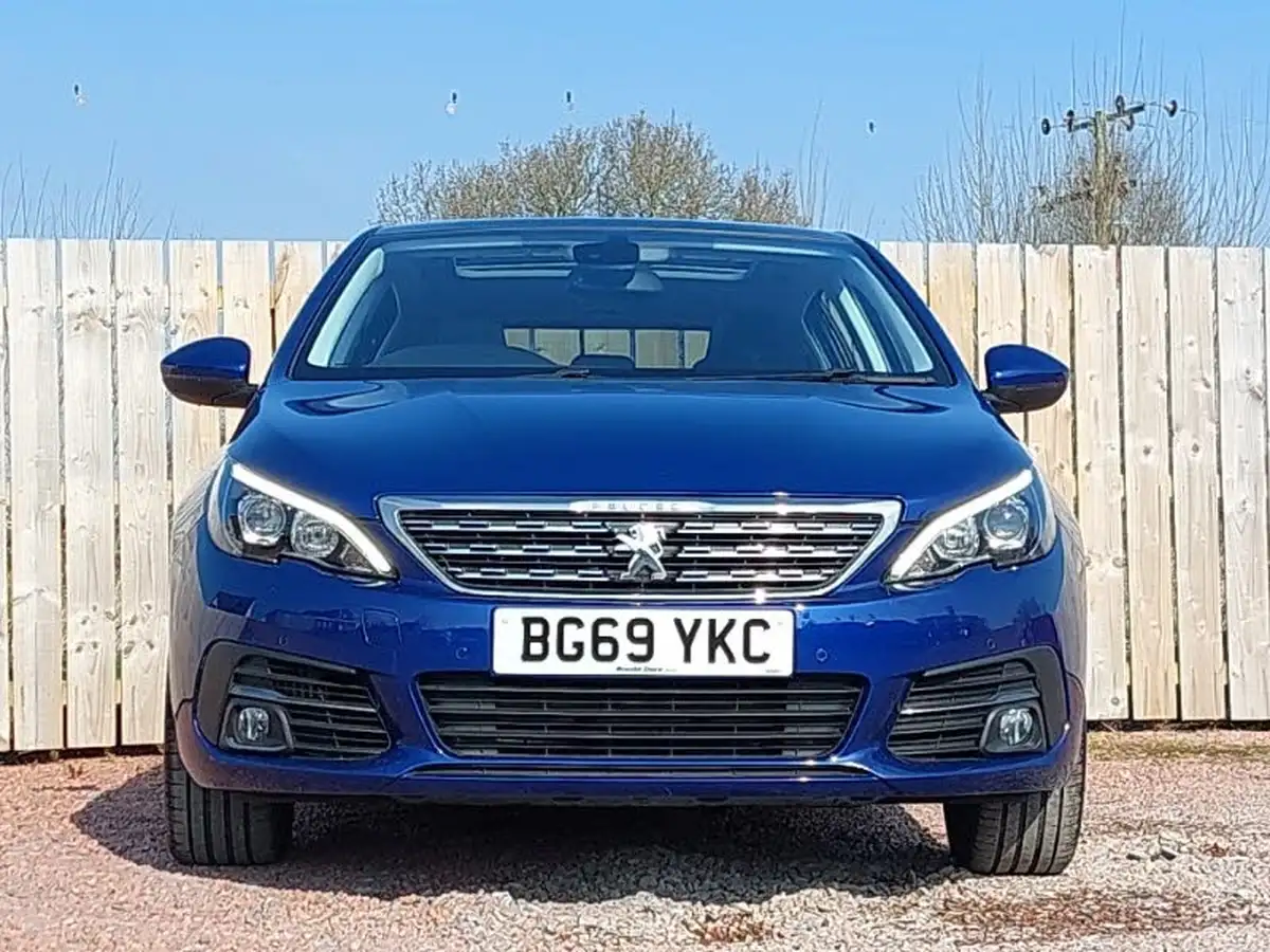 2019-peugeot-308-12-puretech-allure-130bhp-big-18