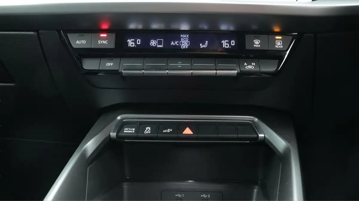 2021-audi-a3-14-40-tfsi-e-s-line-big-12