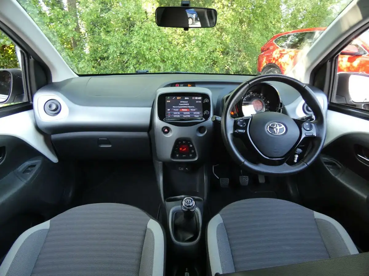 2018-toyota-aygo-10-vvt-i-x-press-71bhp-big-15