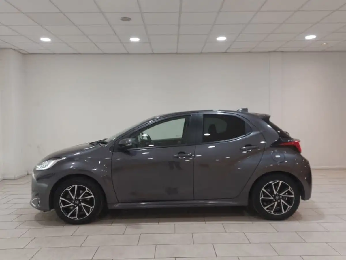 2022-toyota-yaris-15-vvt-i-design-big-3