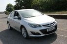 2012-vauxhall-astra-16-active-16v-vvt-small-1