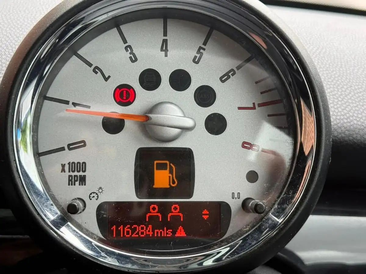 2011-mini-cooper-16-cooper-s-hatchback-3d-big-15