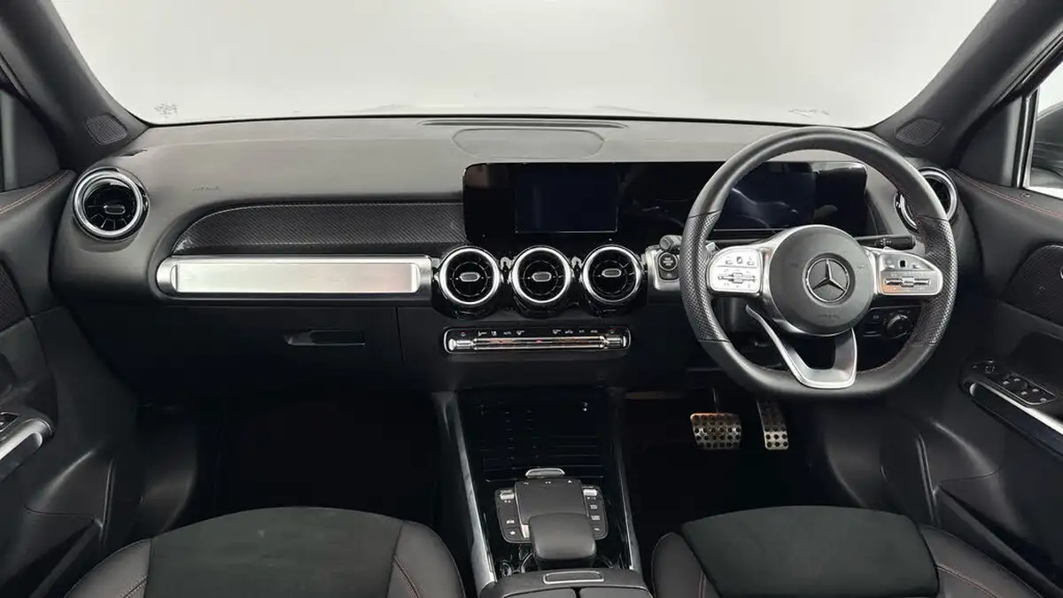 2021-mercedes-benz-glb-class-13-glb200-amg-line-8g-tronic-big-10