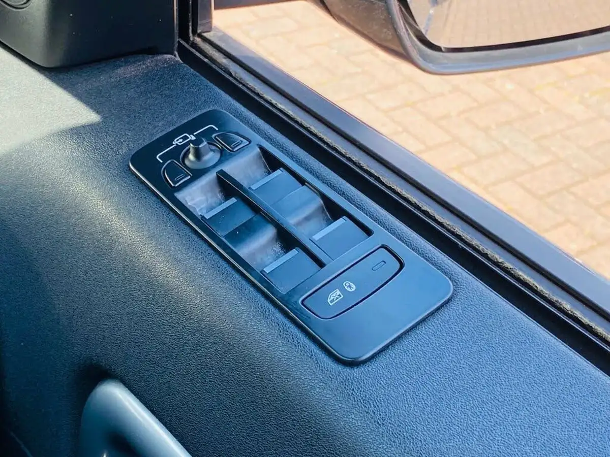 2018-land-rover-discovery-sport-20ed4-se-tech-152ps-big-24