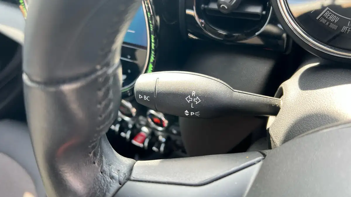 2022-mini-cooper-15-cooper-classic-hatchback-3d-auto-big-26