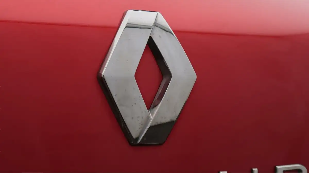 2021-renault-captur-13-tce-iconic-140ps-big-20