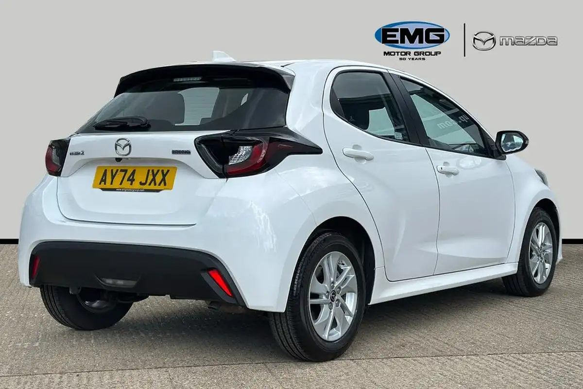 2024-mazda-mazda2-15-centre-line-big-5