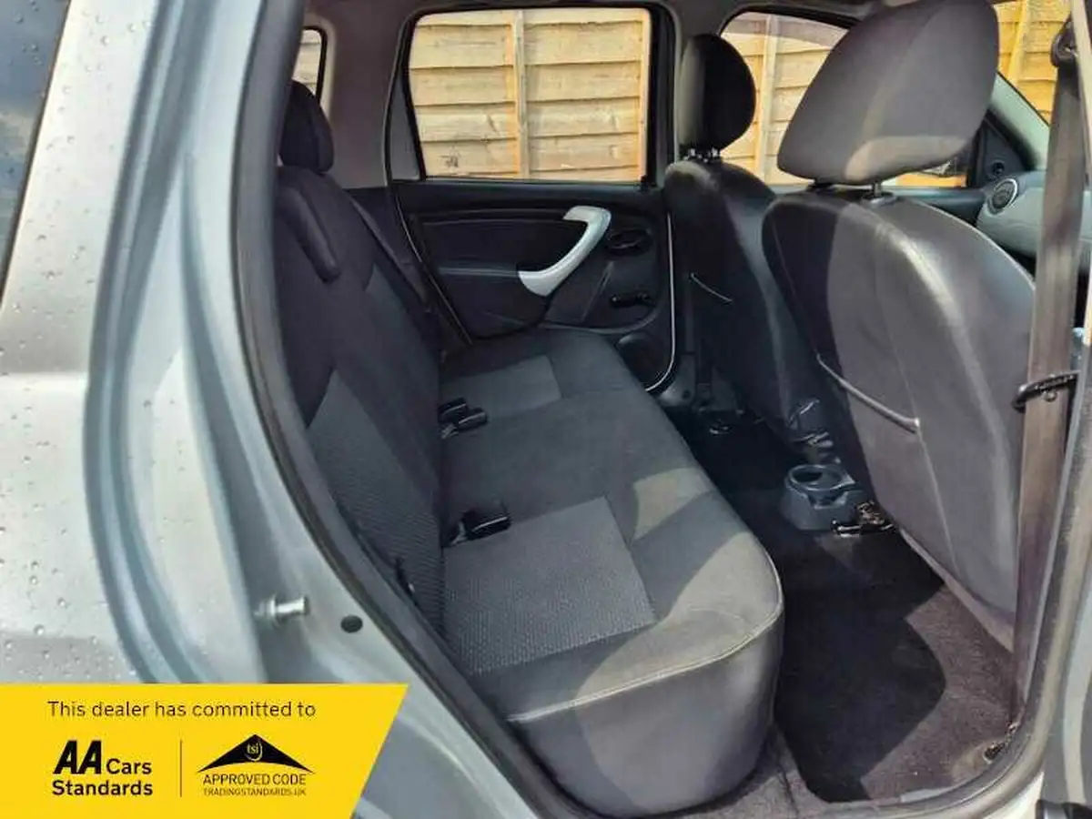 2013-dacia-duster-15d-ambiance-109bhp-4x4-big-11