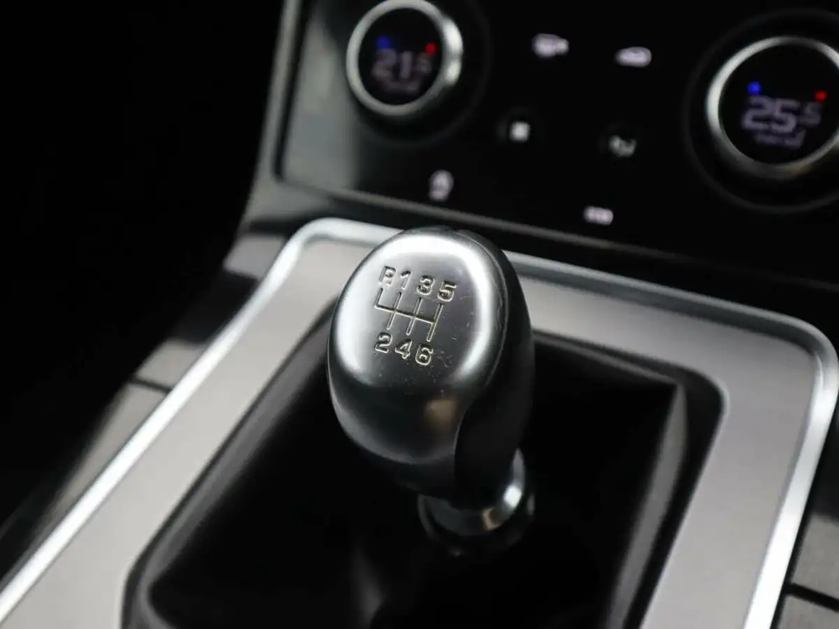 2021-land-rover-range-rover-evoque-20-d165-big-26