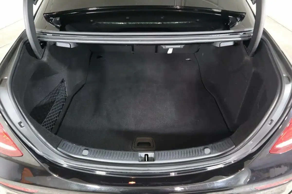 2019-mercedes-benz-e-class-20d-e220d-amg-line-edition-saloon-4d-big-49