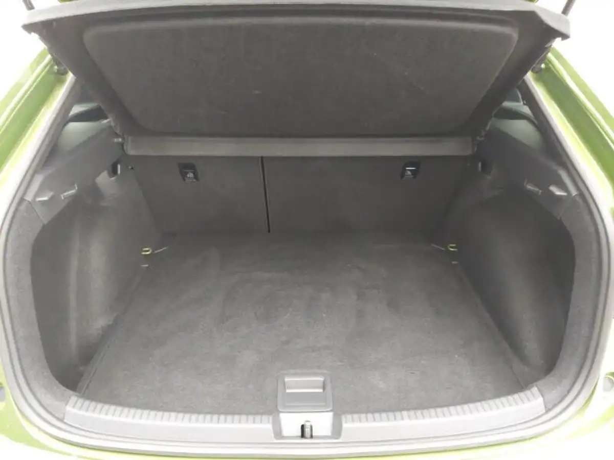2024-volkswagen-taigo-15-tsi-r-line-big-7