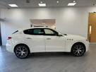 2017-maserati-levante-small-8