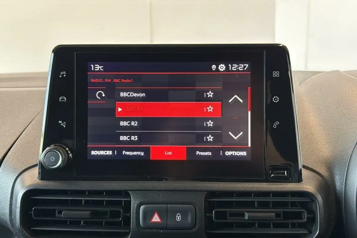 2021-citroen-berlingo-15bluehdi-1000-enterprise-100pseu6dt-e-ss-panel-big-26