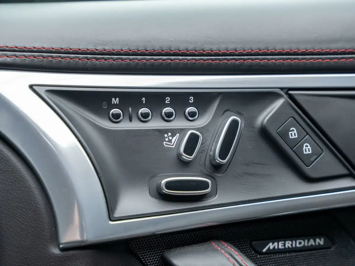 2020-jaguar-f-type-50-v8-sc-r-575ps-awd-coupe-big-7