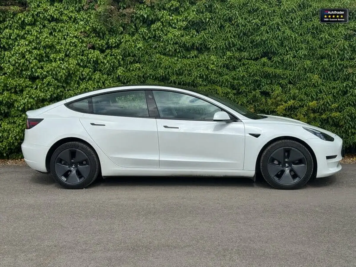 2022-tesla-model-3-e-long-range-big-33