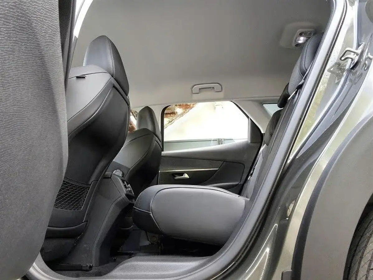 2020-peugeot-3008-suv-12-puretech-allure-big-13