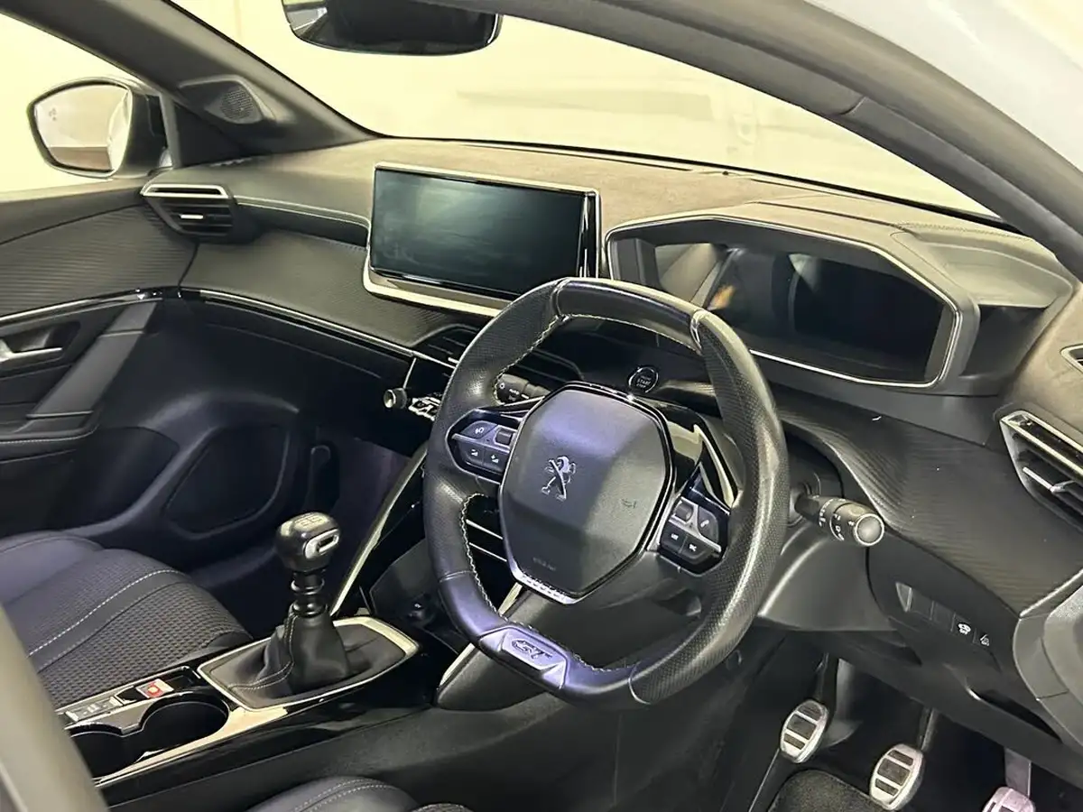 2021-peugeot-208-12-puretech-gt-100bhp-big-20