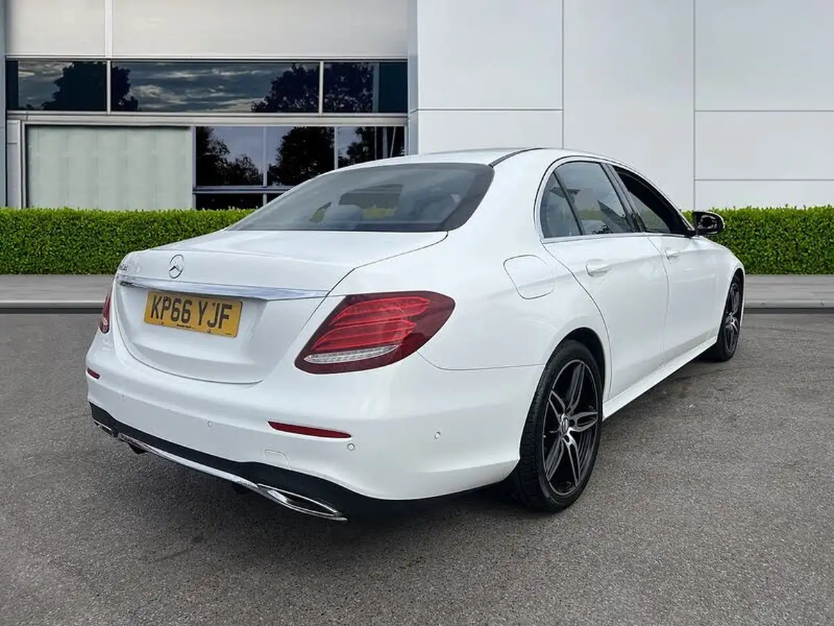 2016-mercedes-benz-e-class-20d-e220d-amg-line-ss-saloon-4d-big-7