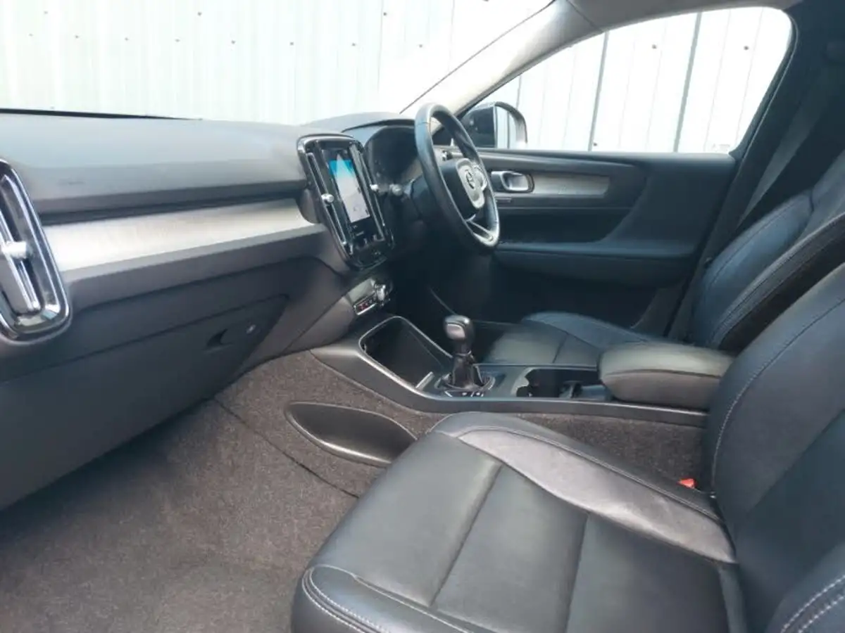 2020-volvo-xc40-15-t3-inscription-big-4