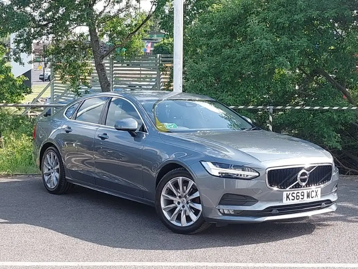 2020-volvo-s90-20-t4-momentum-plus-big-0