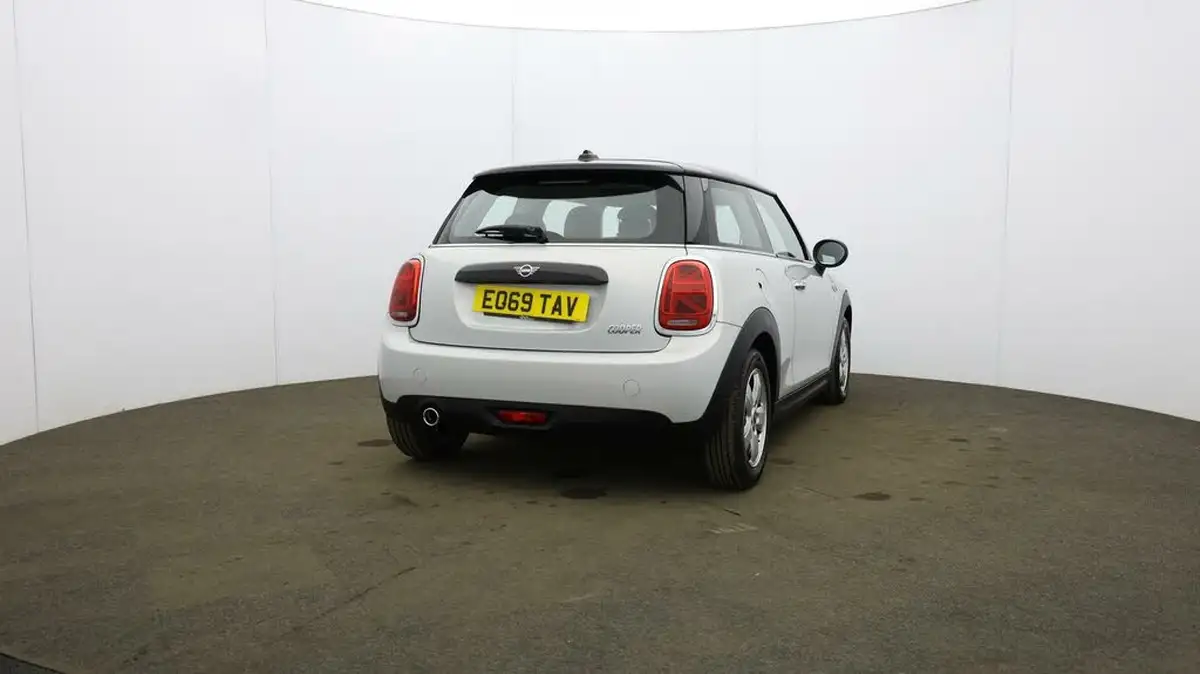 2019-mini-cooper-15-cooper-classic-hatchback-3d-big-58