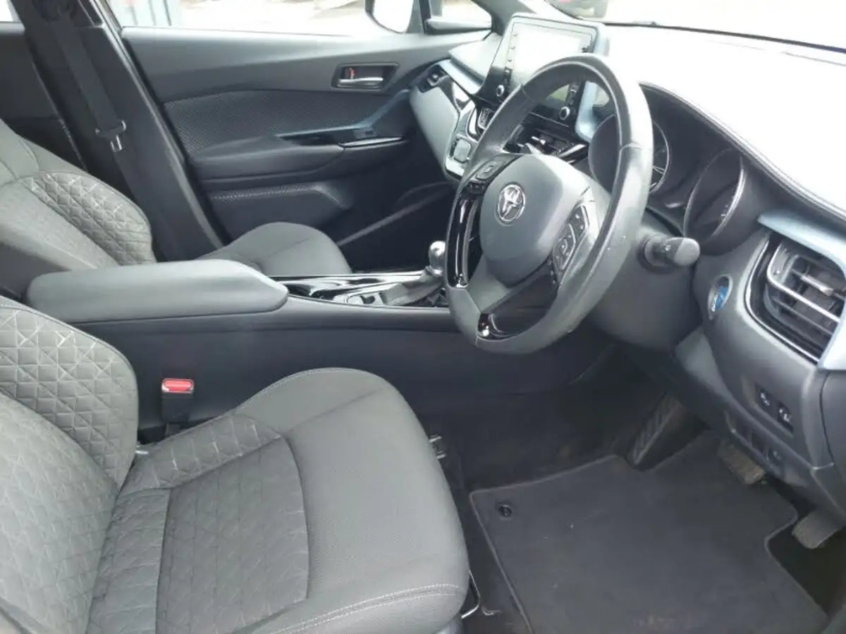 2021-toyota-c-hr-18-vvt-i-design-big-11