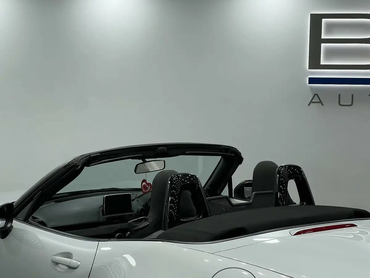 2015-mazda-mx-5-15-se-l-nav-big-24