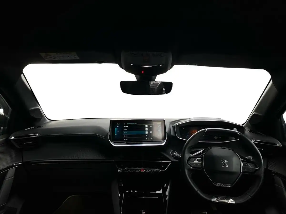 2021-peugeot-208-e-gt-premium-big-9