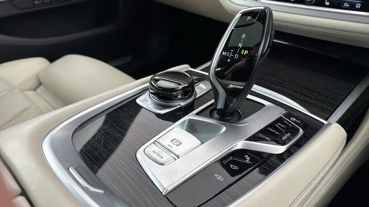 2021-bmw-7-series-30td-730ld-m-sport-big-15
